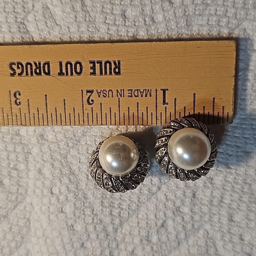 Kenneth J. Lane Vintage Clipon Earrings - image 8